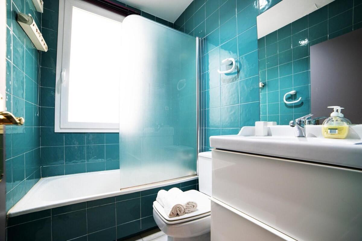Bright Apartment In Historical City Center Madrid Bagian luar foto