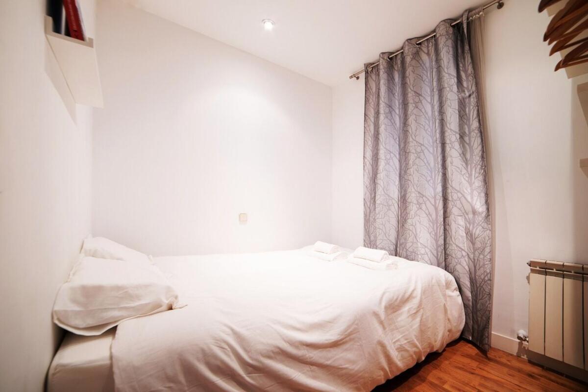 Bright Apartment In Historical City Center Madrid Bagian luar foto